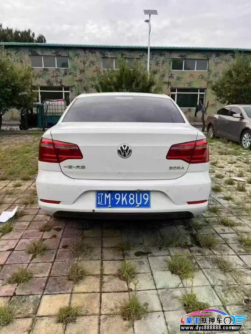 14年大众宝来轿车抵押车出售