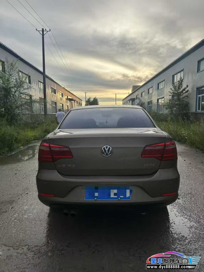 13年大众宝来轿车抵押车出售