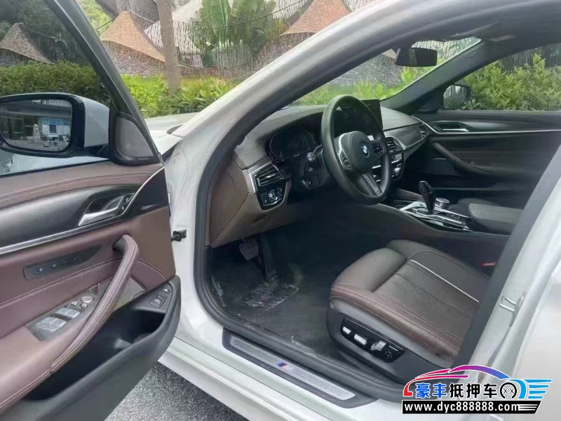 21年宝马5系轿车抵押车出售