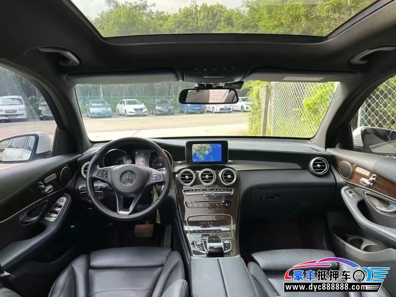 19年奔驰GLC轿车抵押车出售