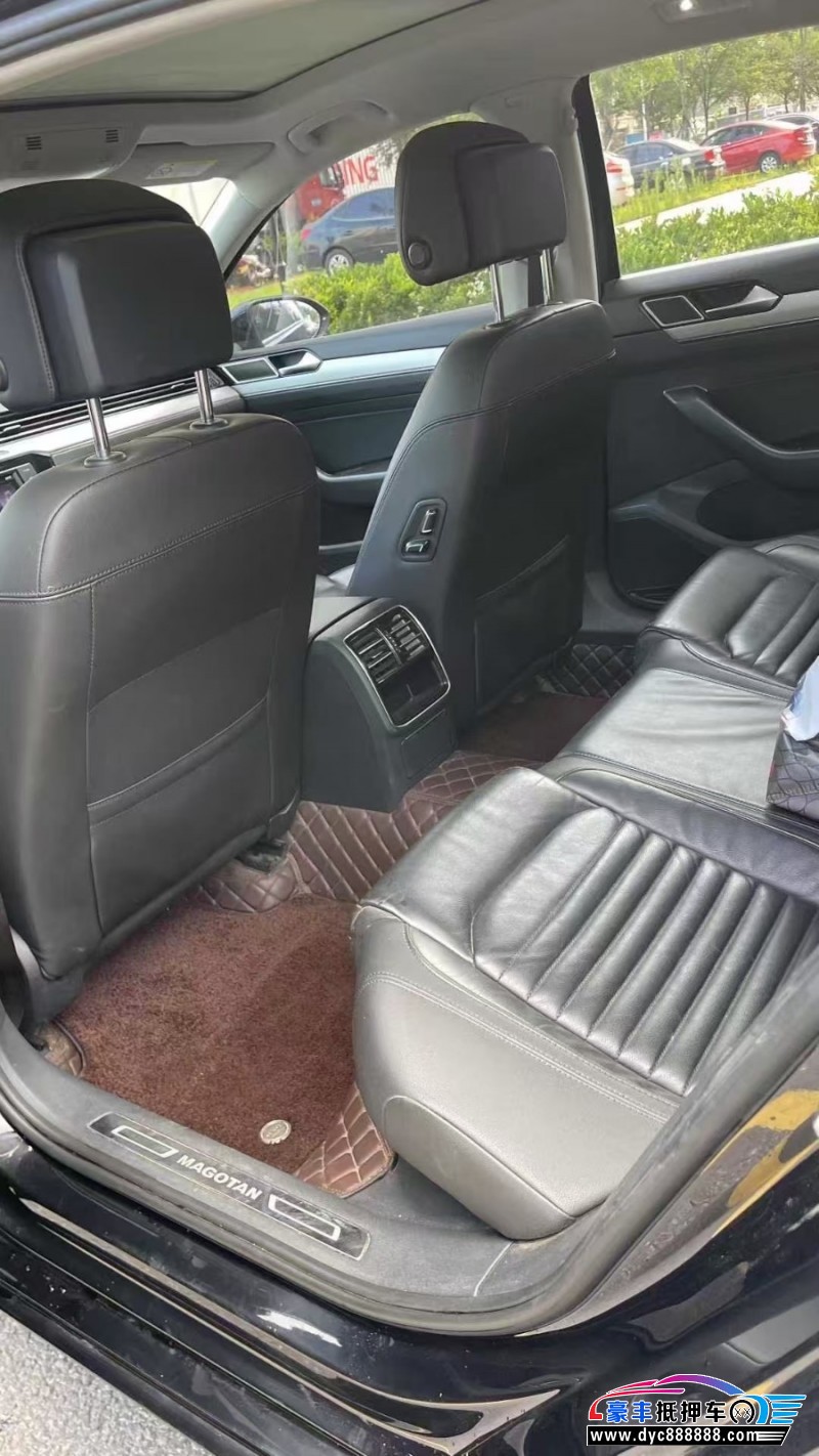 18年大众迈腾轿车抵押车出售