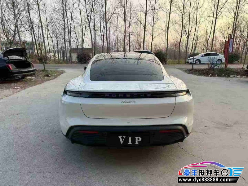 21年保时捷TaYcan轿车抵押车出售