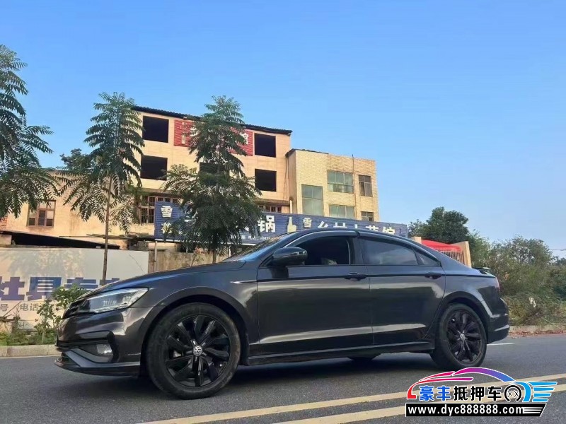 21年大众凌渡轿车抵押车出售