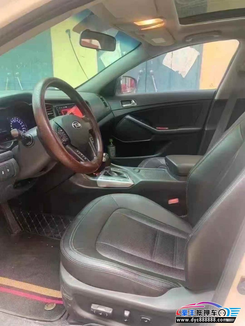 13年起亚K5轿车抵押车出售