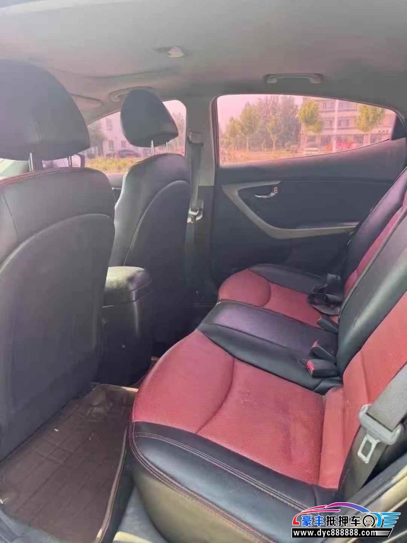 14年现代朗动轿车抵押车出售