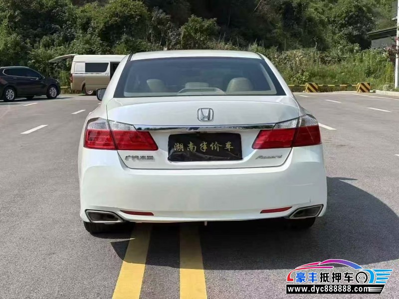 16年本田雅阁轿车抵押车出售