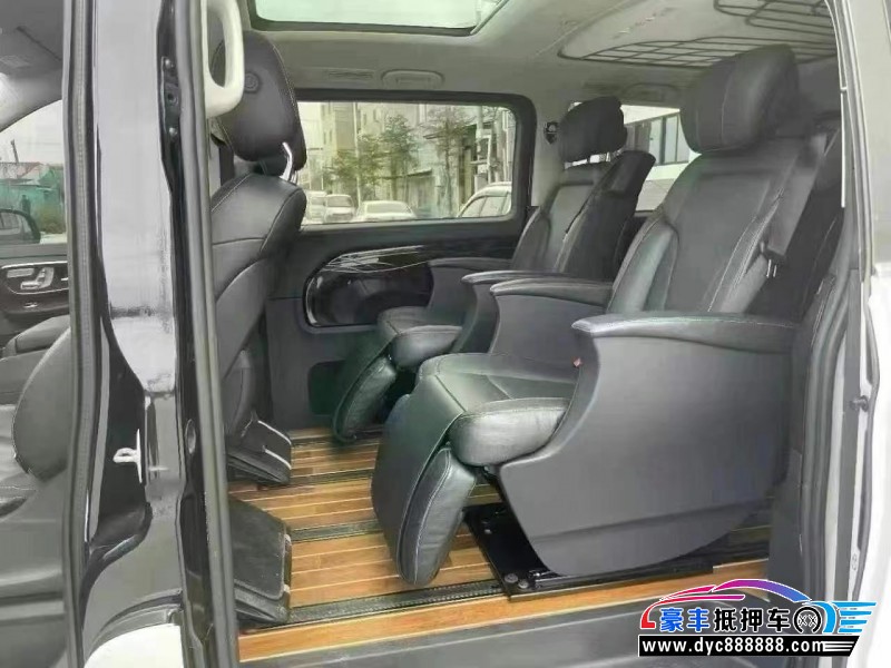 18年奔驰V轿车抵押车出售