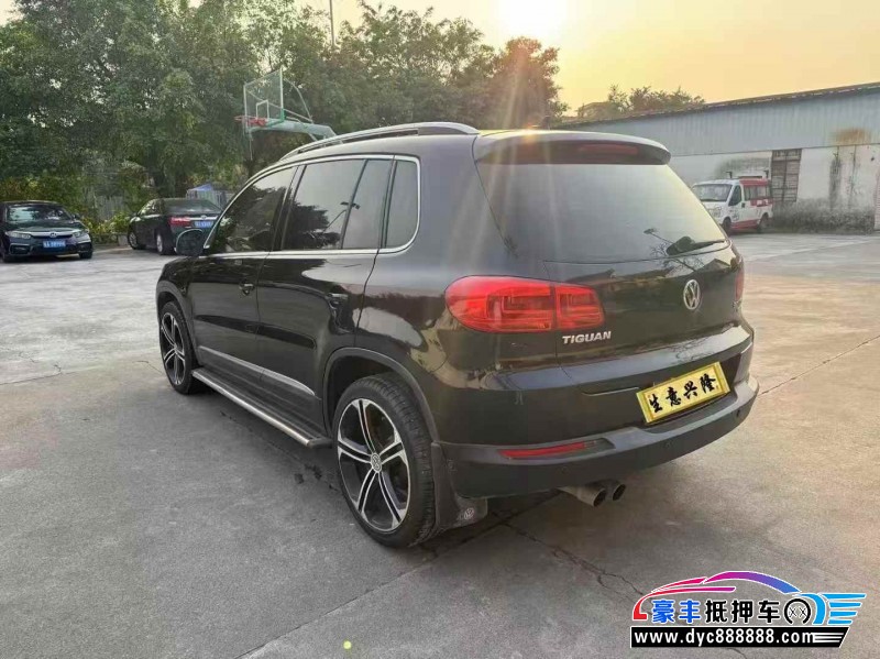 14年大众途威轿车抵押车出售