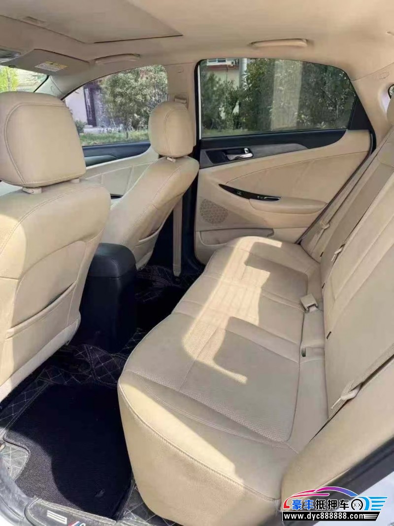 17年长安逸动轿车抵押车出售