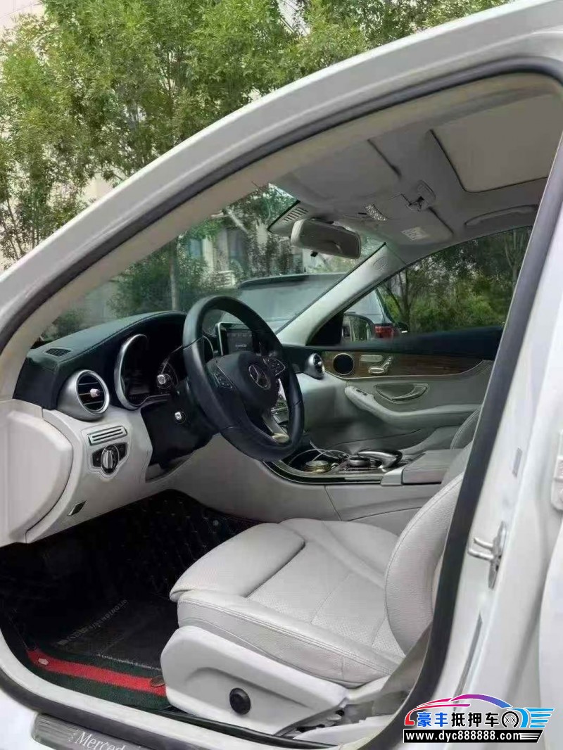 14年奔驰C轿车抵押车出售