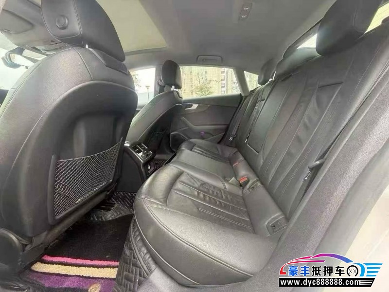 19年奥迪A5轿车抵押车出售