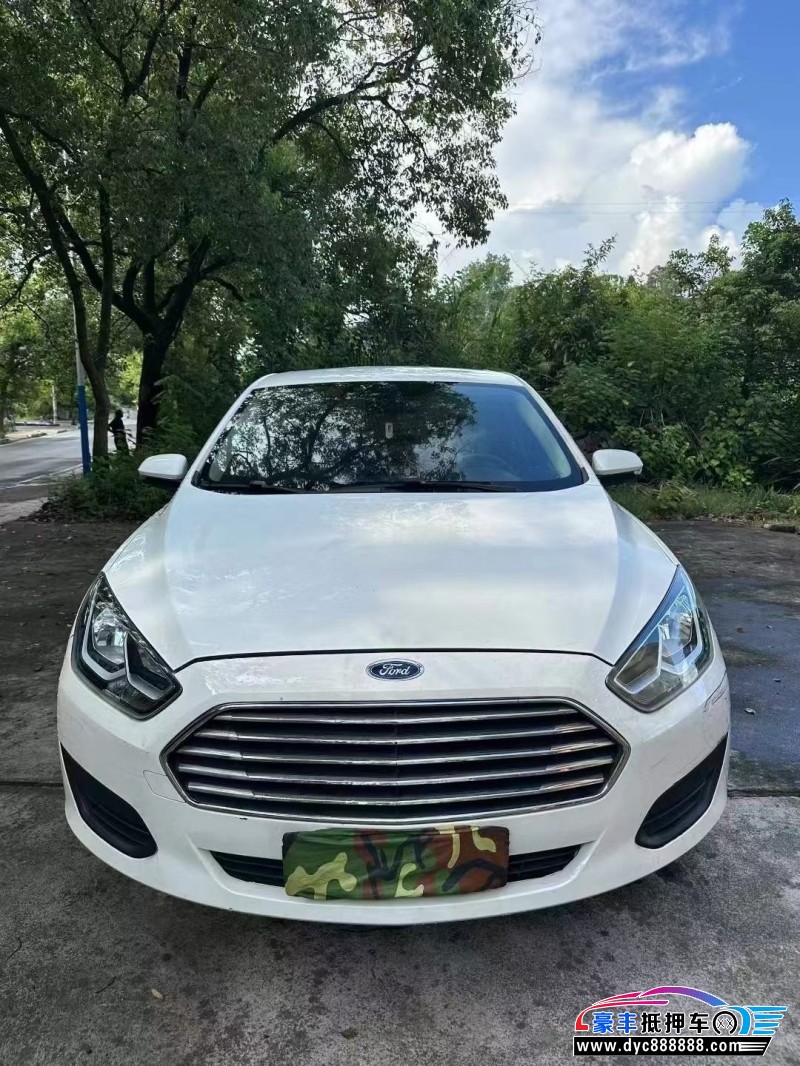 17年福特福睿斯轿车抵押车出售