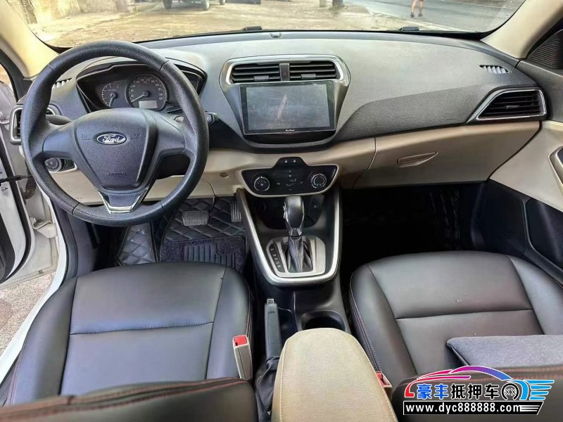 17年福特福睿斯轿车抵押车出售