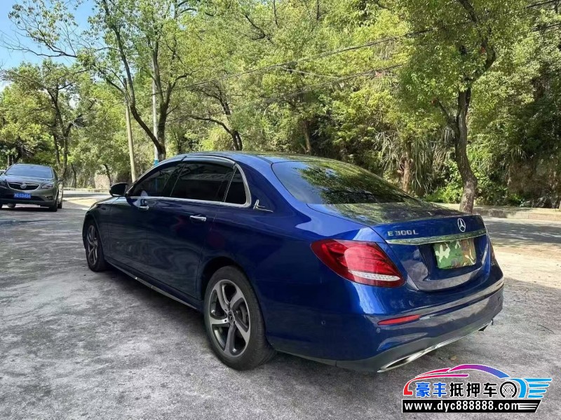 19年奔驰E轿车抵押车出售