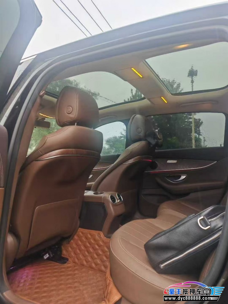 20年奔驰E轿车抵押车出售