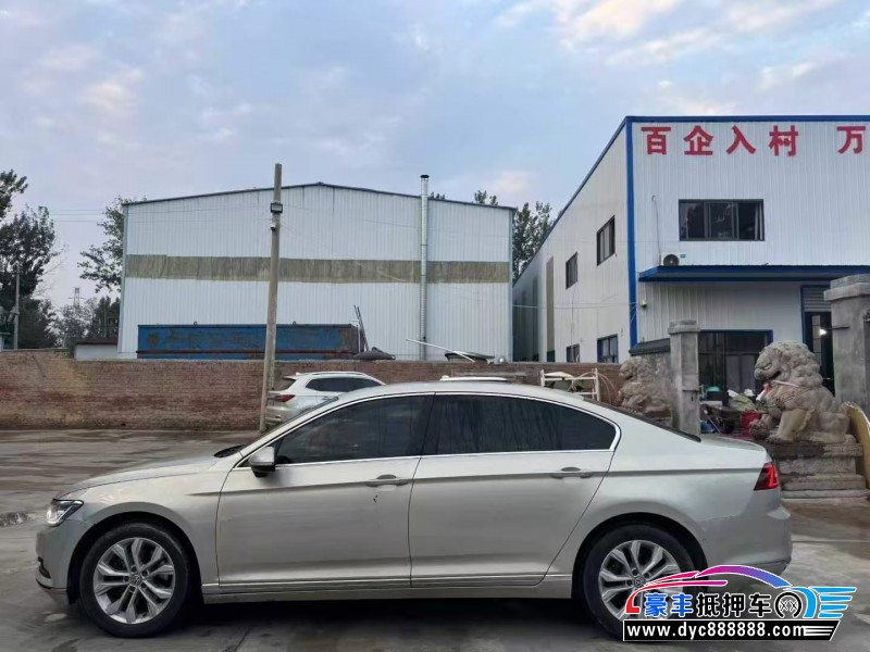 17年大众迈腾轿车抵押车出售