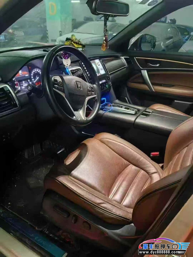 17年本田UR-V轿车抵押车出售