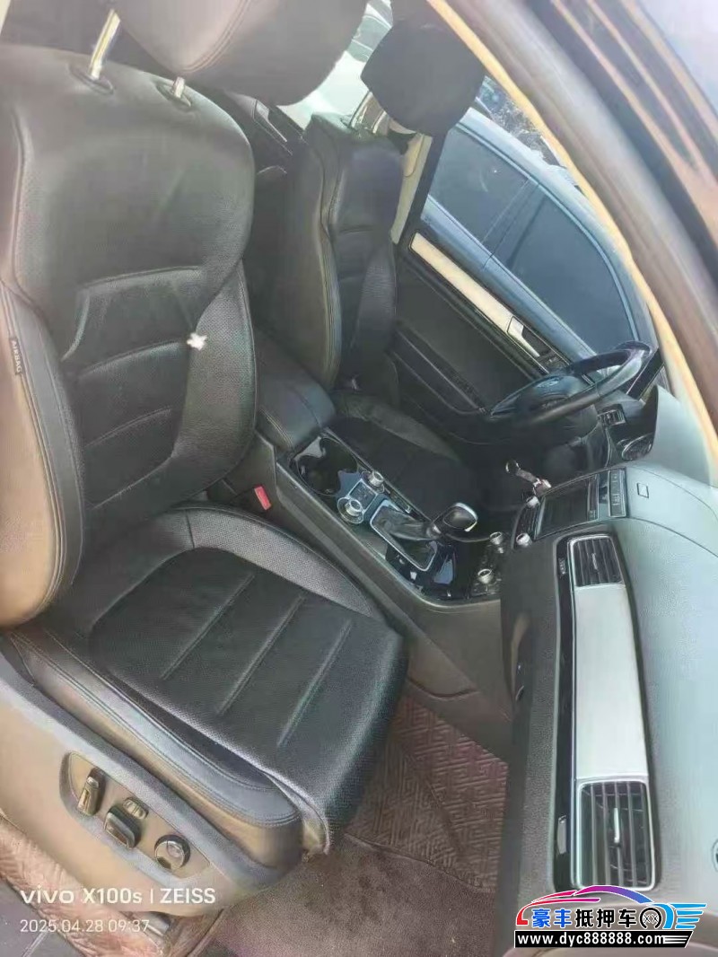 17年大众途锐轿车抵押车出售