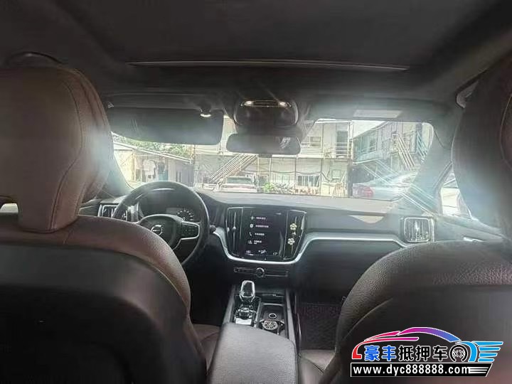 22年沃尔沃S60轿车抵押车出售