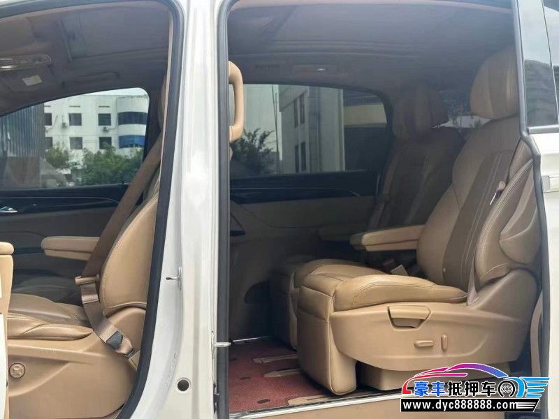 20年别克GL8轿车抵押车出售