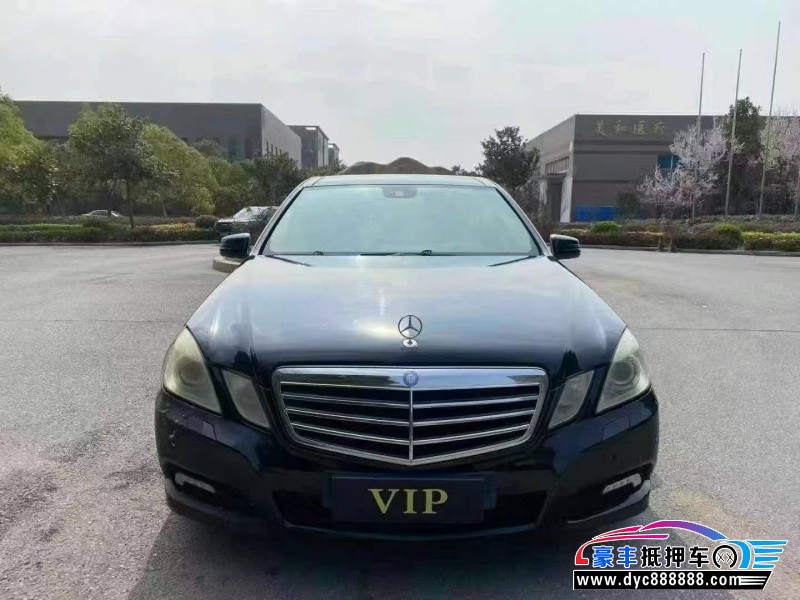 10年奔驰E轿车抵押车出售