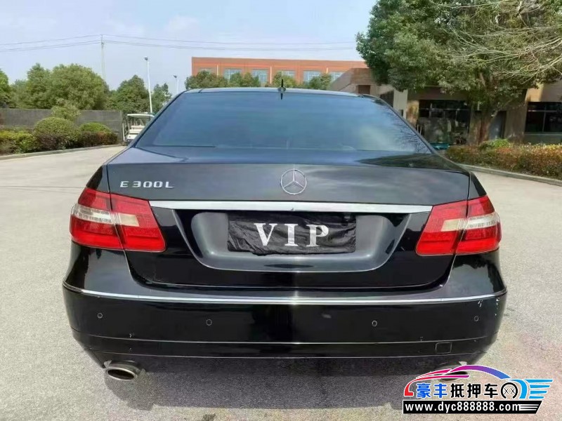 10年奔驰E轿车抵押车出售