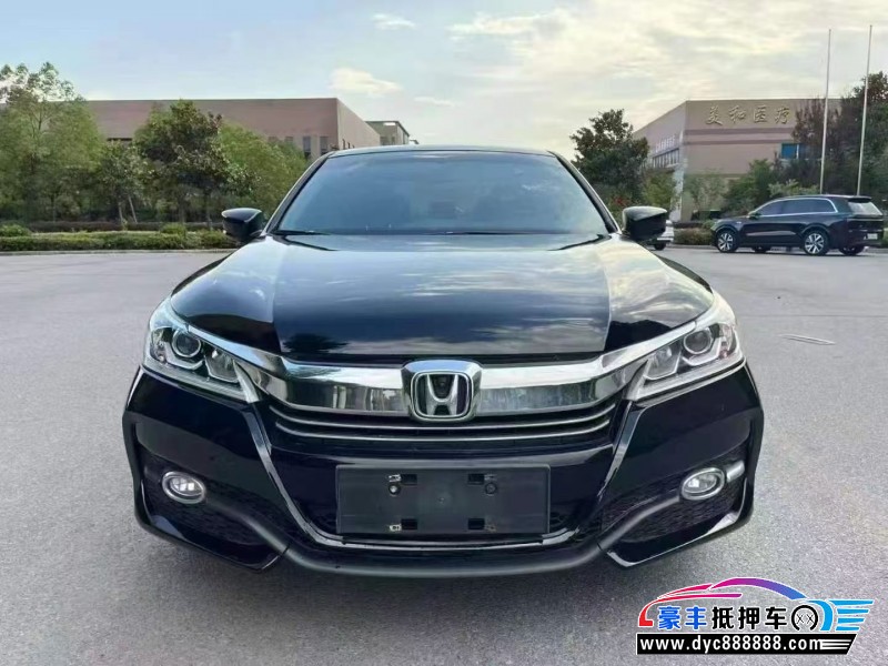 16年本田雅阁轿车抵押车出售
