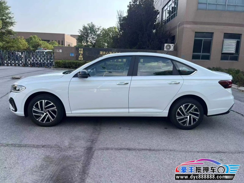 25年大众朗逸轿车抵押车出售