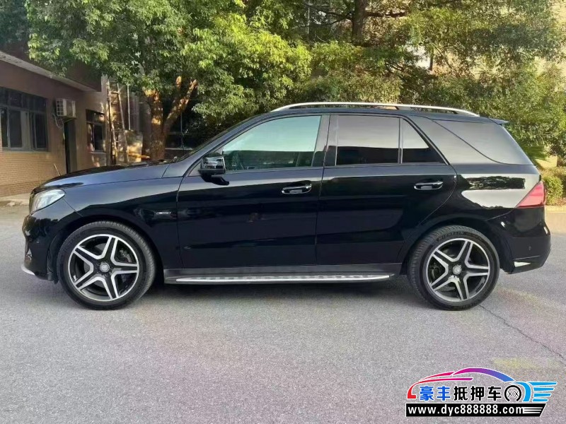 17年奔驰GLE轿车抵押车出售