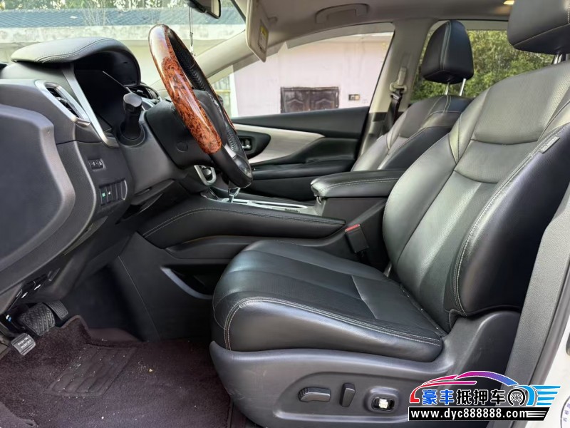 20年日产楼兰轿车抵押车出售