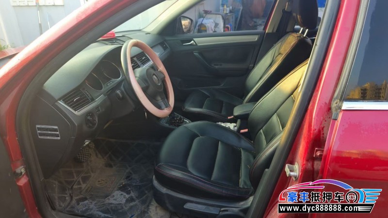 13年大众宝来轿车抵押车出售