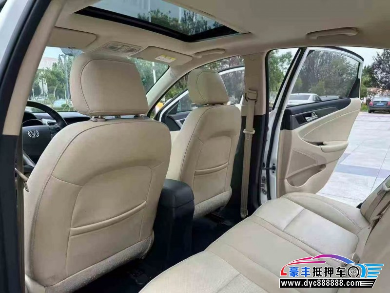 18年长安逸动轿车抵押车出售