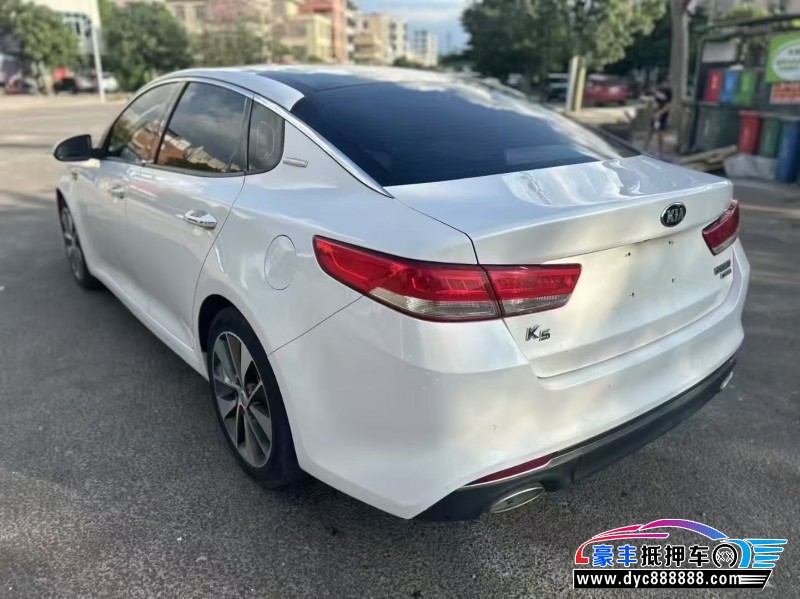 18年起亚K5轿车抵押车出售