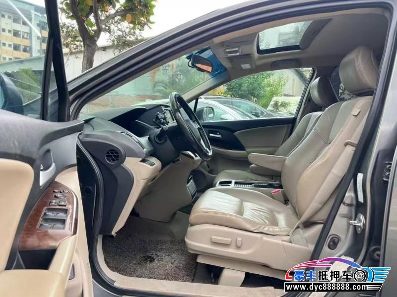 13年本田奥德赛轿车抵押车出售