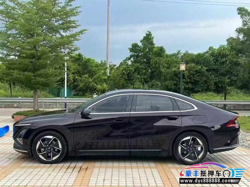 24年五菱星光轿车抵押车出售