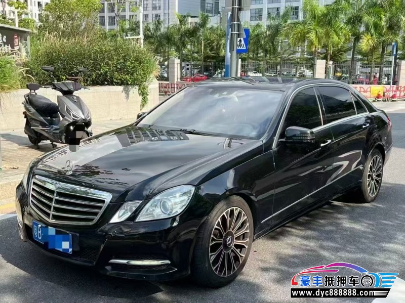 13年奔驰E轿车抵押车出售