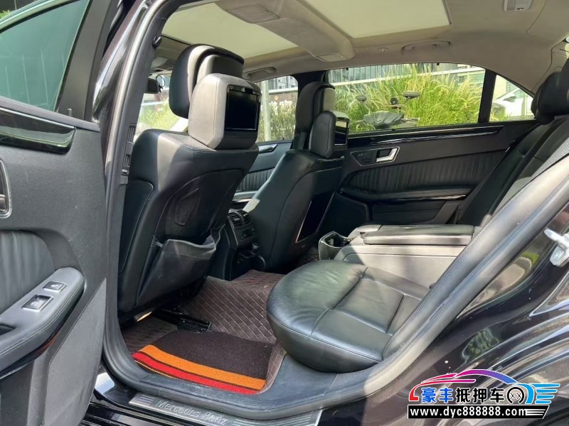 13年奔驰E轿车抵押车出售