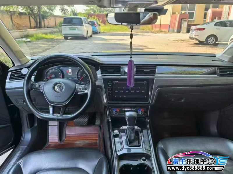 18年大众辉昂轿车抵押车出售