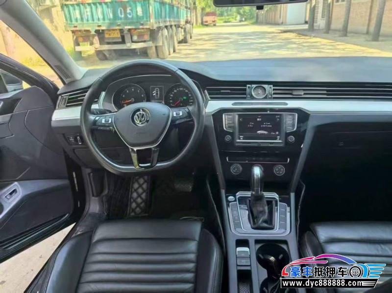 17年大众迈腾轿车抵押车出售