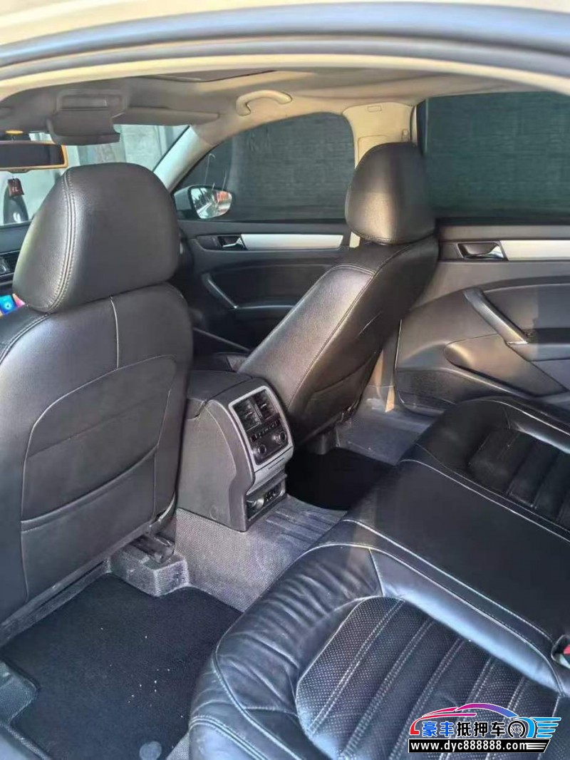 13年大众迈腾轿车抵押车出售