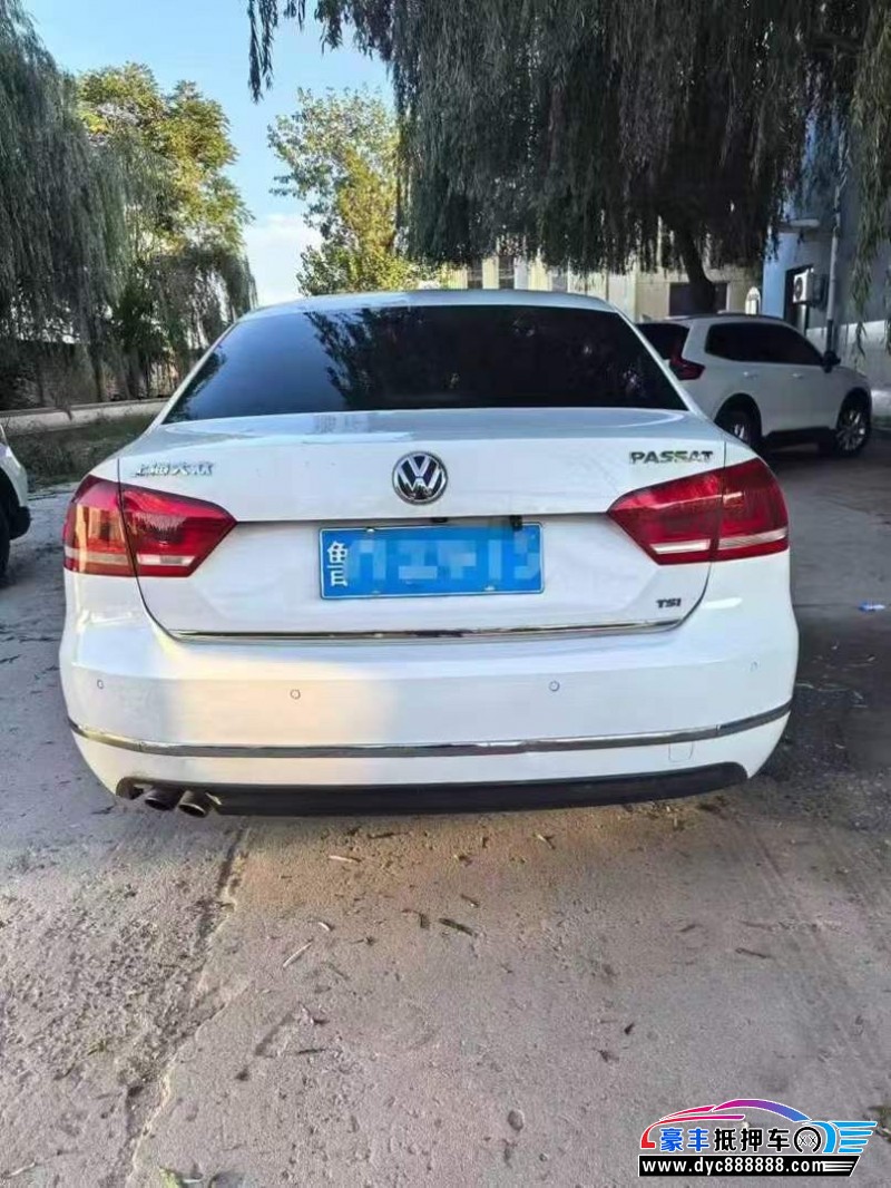 13年大众迈腾轿车抵押车出售