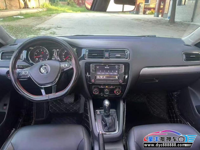 17年大众速腾轿车抵押车出售