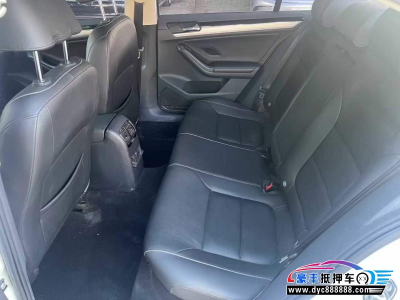 17年大众速腾轿车抵押车出售