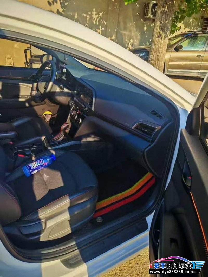 20年现代领动轿车抵押车出售