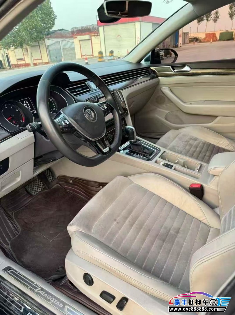 17年大众迈腾轿车抵押车出售