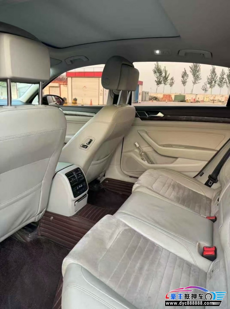 17年大众迈腾轿车抵押车出售