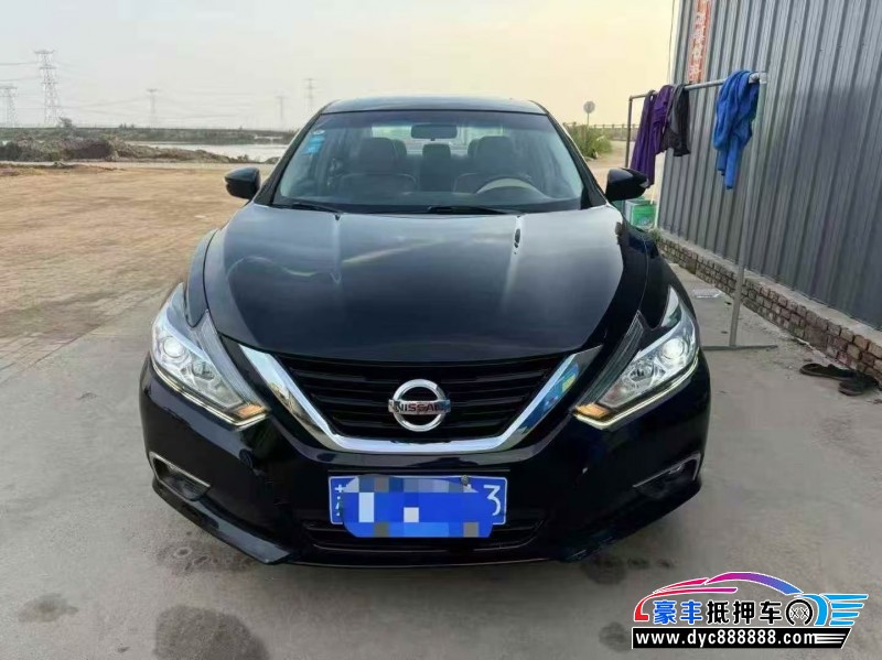 17年日产天籁轿车抵押车出售