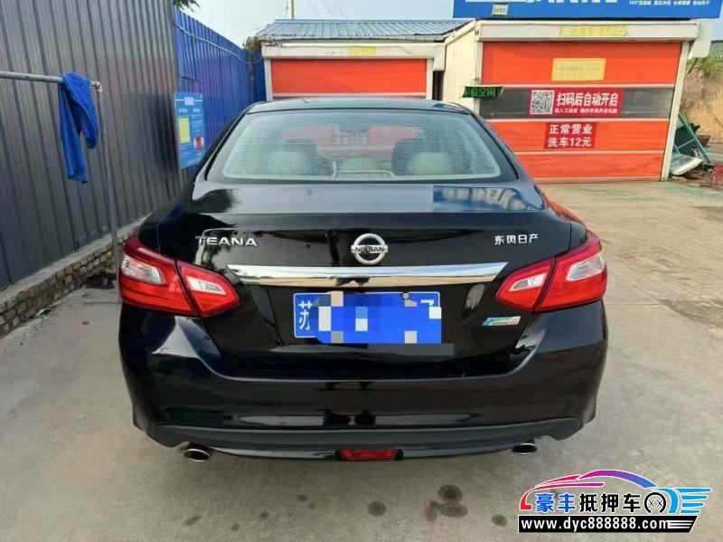 17年日产天籁轿车抵押车出售