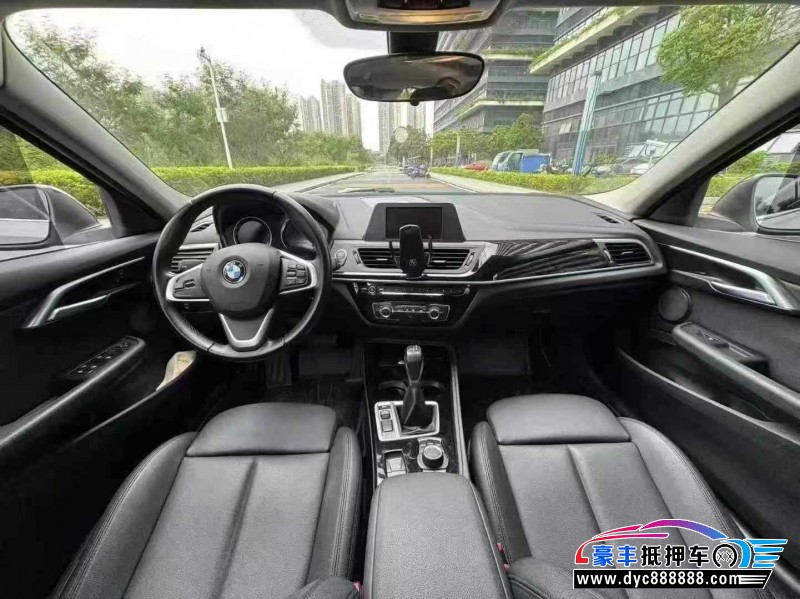 19年宝马1系轿车抵押车出售