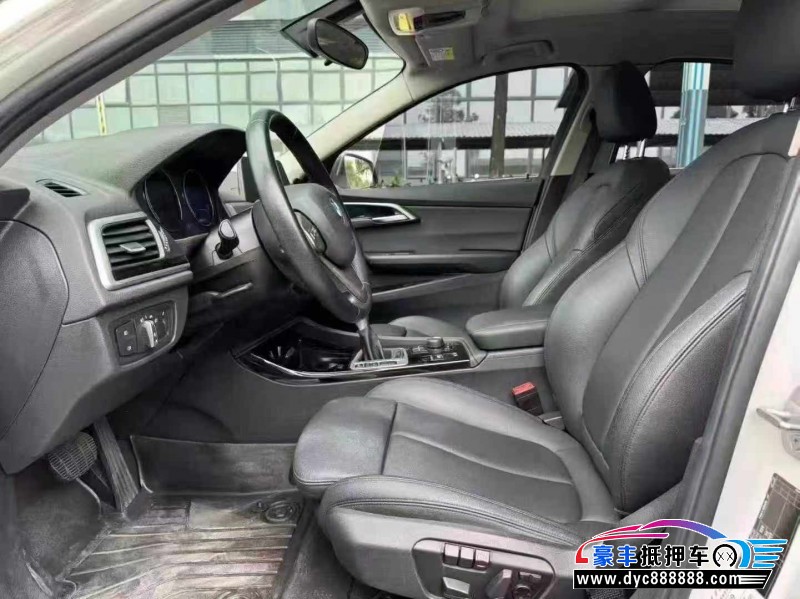 19年宝马1系轿车抵押车出售